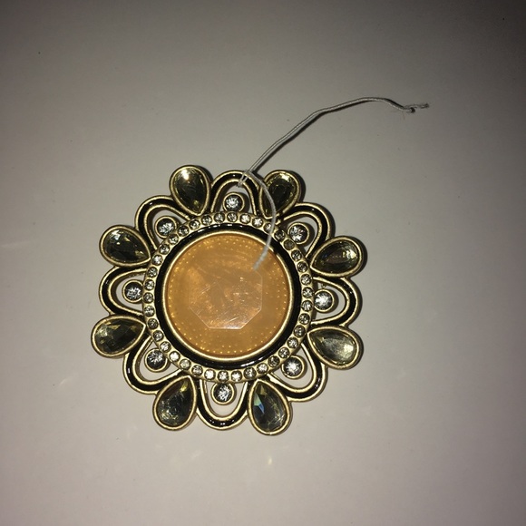 Lia Sophia Brooch - Picture 1 of 7